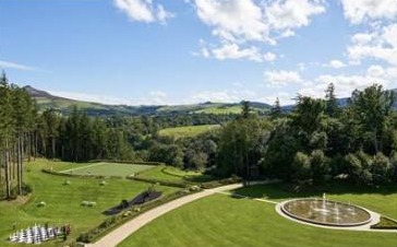 Powerscourt Hotel - Gardens, fountain